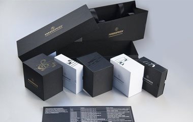 Комплект рекламных материалов «PERGRAPHICA®. Звучание совершенства» выбран компанией Smith&Hartman работой месяца